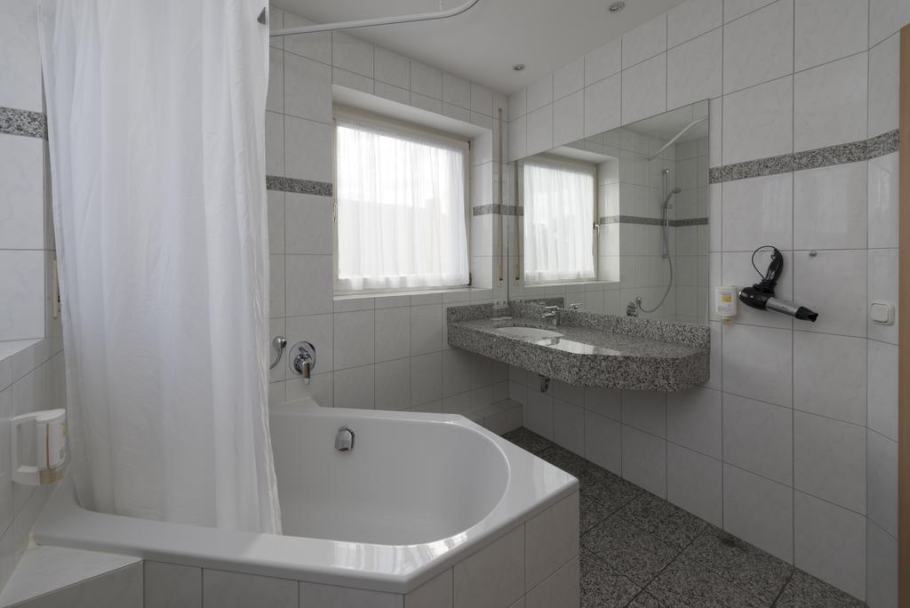 Hotel Gasthof Zum Storch Schlüsselfeld Exteriér fotografie
